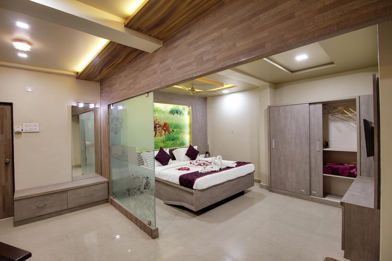 Daksh Hotel And Restaurant Talala Exterior photo